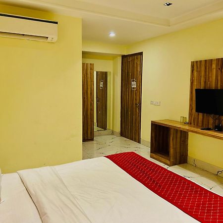 Goodluck House Near Terminal 3 Igi Airport Hotel New Delhi Exterior photo