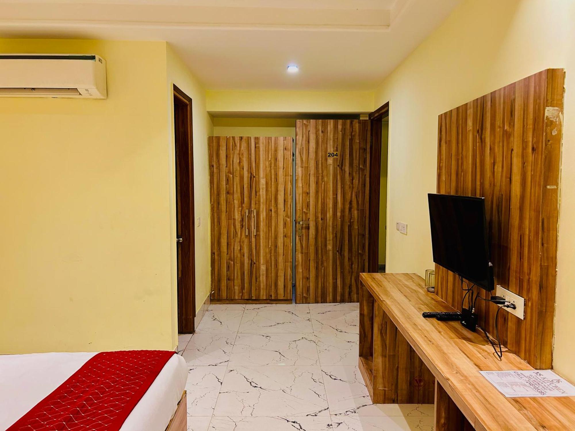 Goodluck House Near Terminal 3 Igi Airport Hotel New Delhi Exterior photo