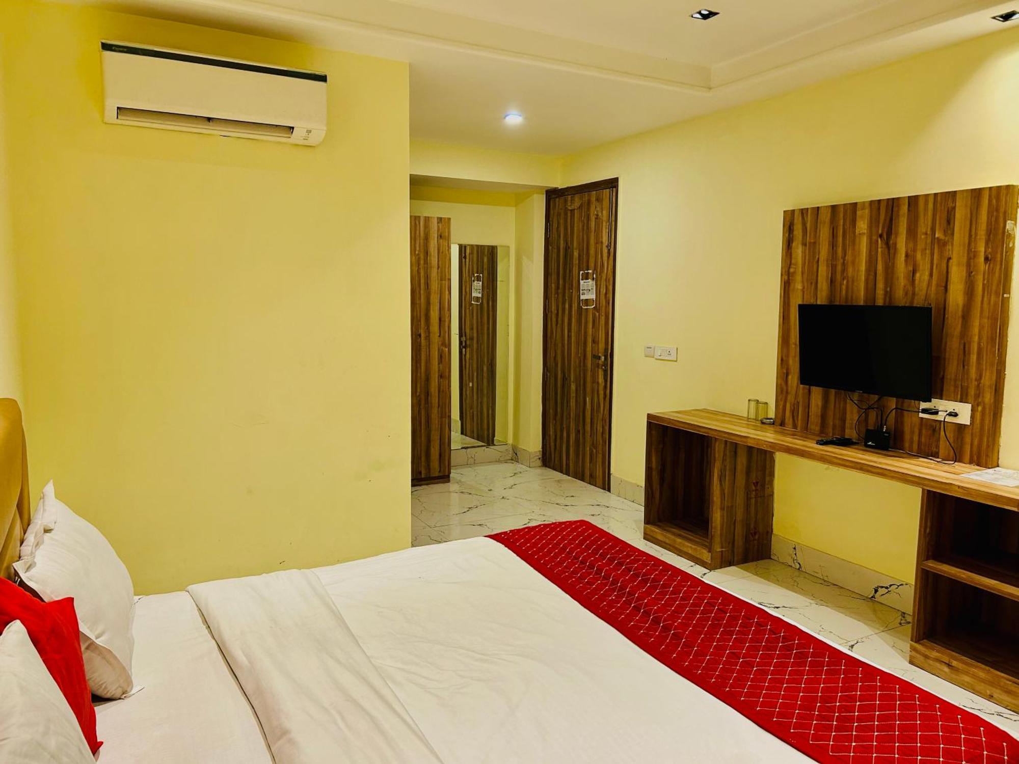 Goodluck House Near Terminal 3 Igi Airport Hotel New Delhi Exterior photo